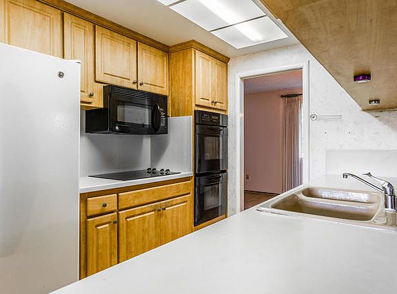 5th image of 224 Riverbrook Way