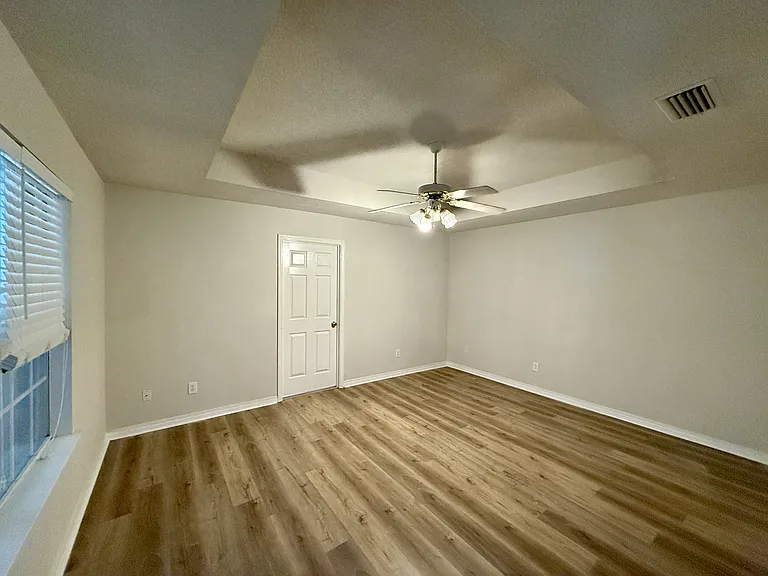 854 Louise Ave — Photo 15