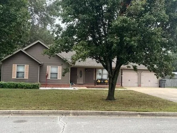 1813 Cloverdale St, Paragould, AR 72450