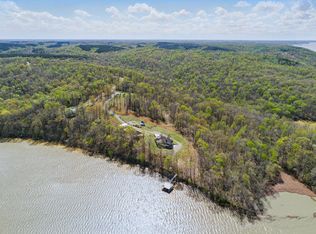 225 Twin Feathers Rd, Stewart, TN 37175