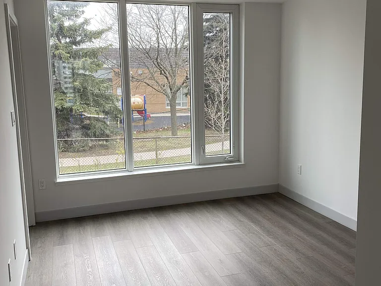 37 Antrim Cres #202 — Photo 7