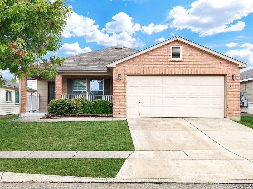 1st image of 208 Willow Crest