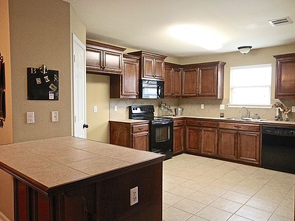 3rd image of 42350 Pebblestone Ave