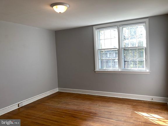 5th image of 1111 Tremont Dr