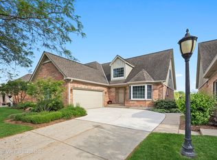 1026 Plantain Ct, Crystal Lake, IL 60014