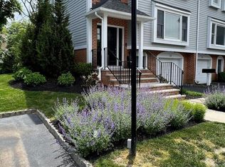 65 E River Rd APT 32, Rumson, NJ 07760