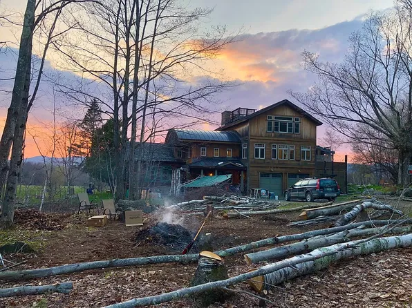 1459 Sweet Rd, Waterbury Center, VT 05677