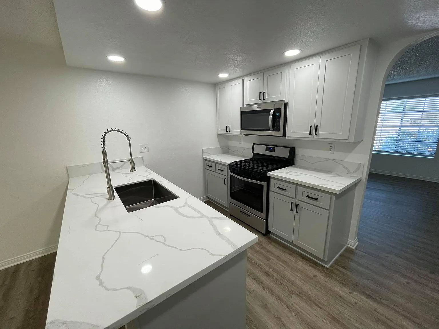 Charter Oaks Apartment Homes — Photo 2