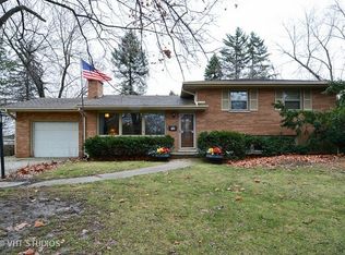 918 Hickory Ln, Naperville, IL 60540