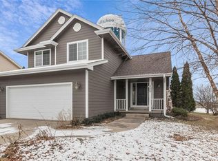320 Parkview Dr, Waukee, IA 50263
