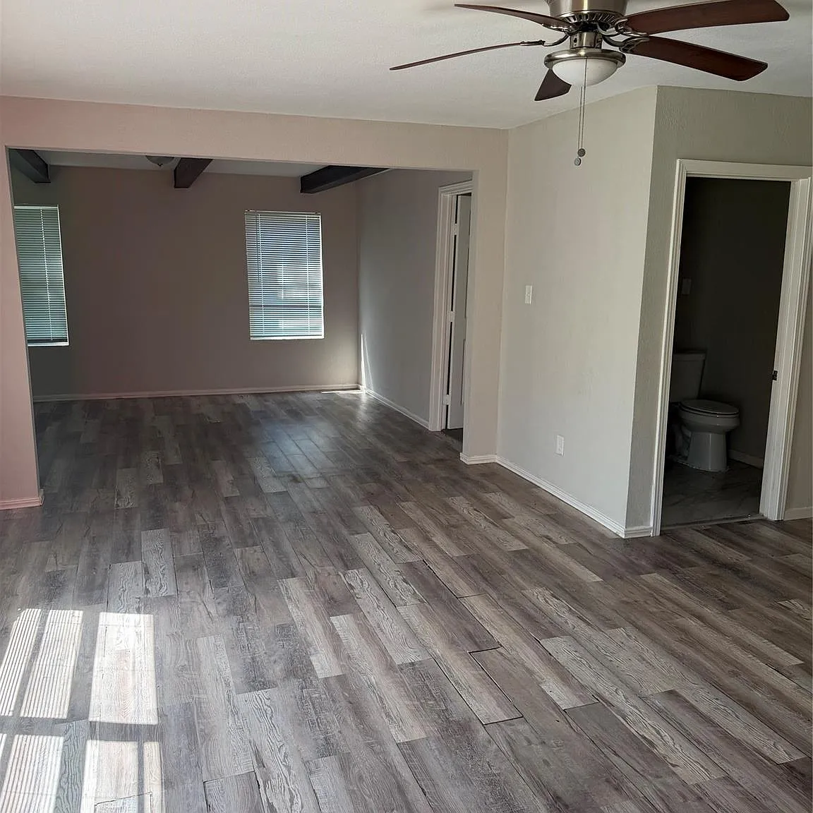 4 bed, 2.5 bath, 1976 sqft, $1,588 — Photo 3