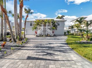 7842 Buccaneer Dr, Fort Myers Beach, FL 33931