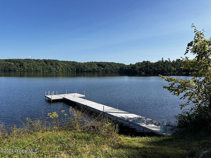 3rd image of 5 Gettle Road
