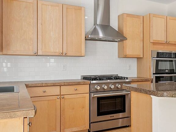 2nd image of 6104 Montevista Dr SE