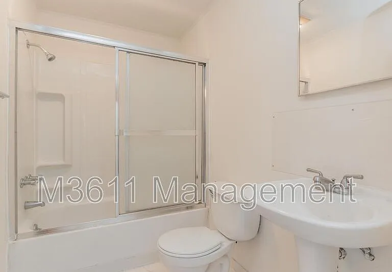 446 E St — Photo 12