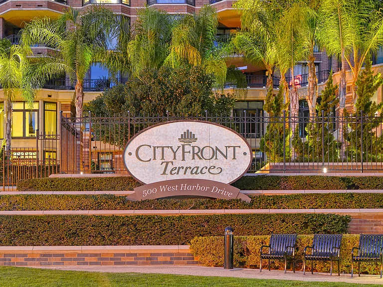 500 W Harbor Dr #1020 — Photo 46