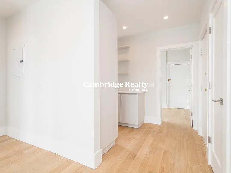 8 Elko St #12T — Photo 4