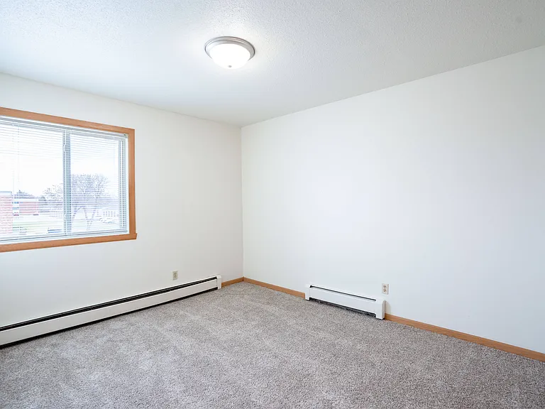 West Fargo, ND Saddlebrook Apartments | 21B | Bedroom