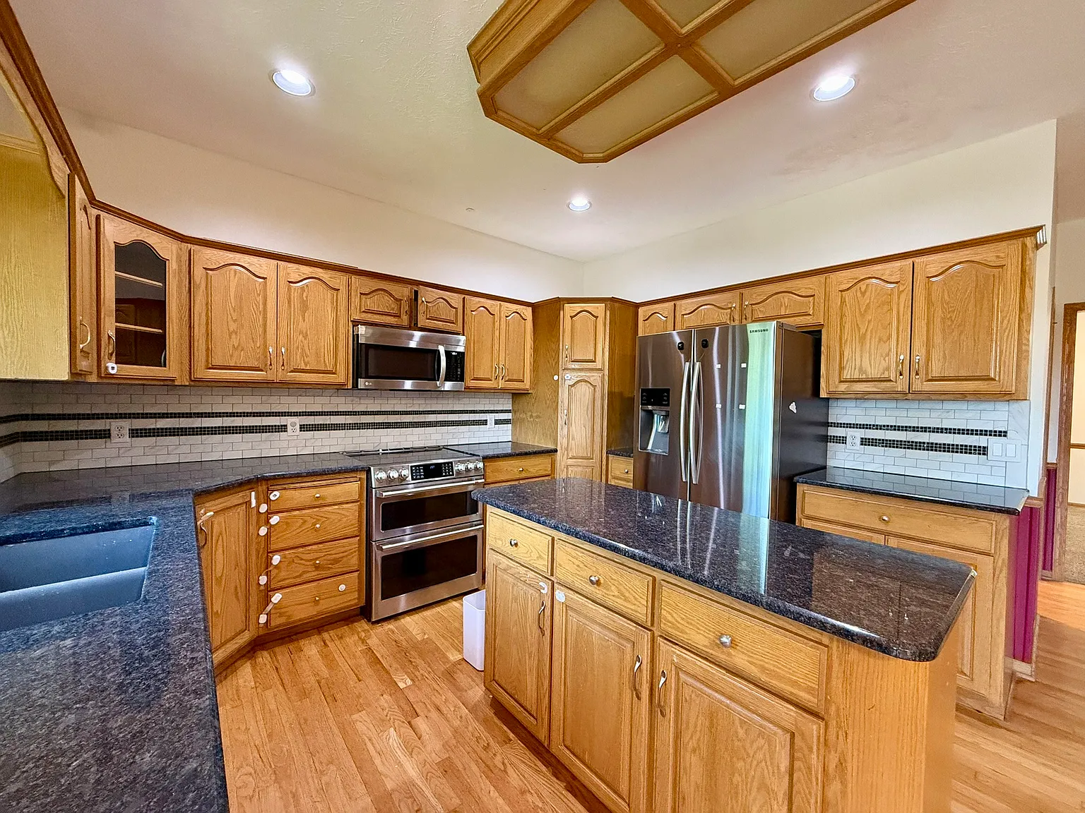 4 bed, 3397 sqft, $3,250 — Photo 2