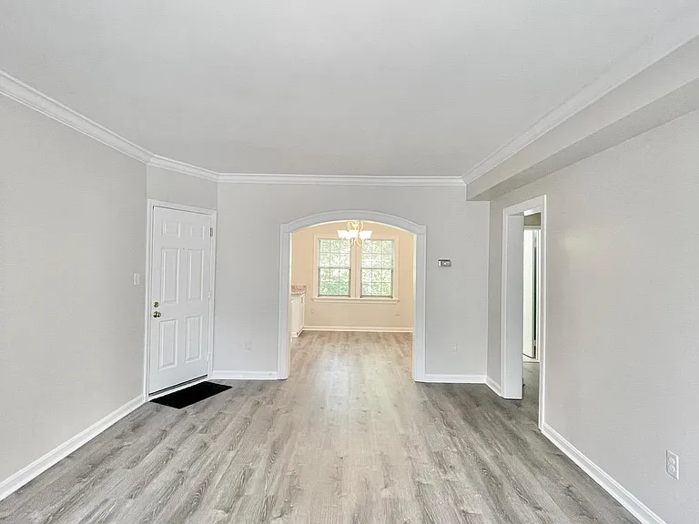 1748 N Rhodes St #6-321 — Photo 12