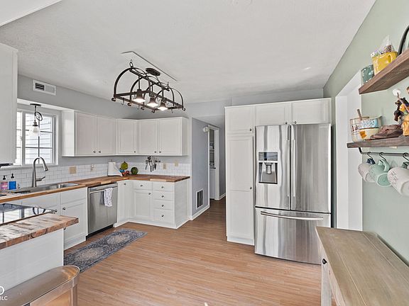 4th image of 10771 Morristown Ct