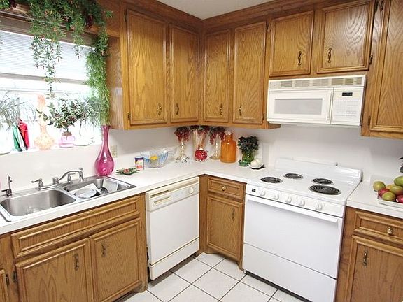 2nd image of 2316 Zenaida Ave