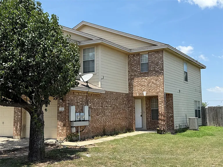 203 Marvin Cv — Photo 2