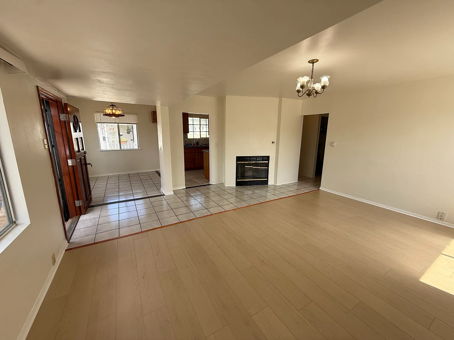 3 bed, 1200 sqft, $3,300 — Photo 3