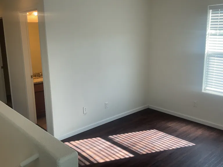 1734 Lark Dr NE — Photo 9