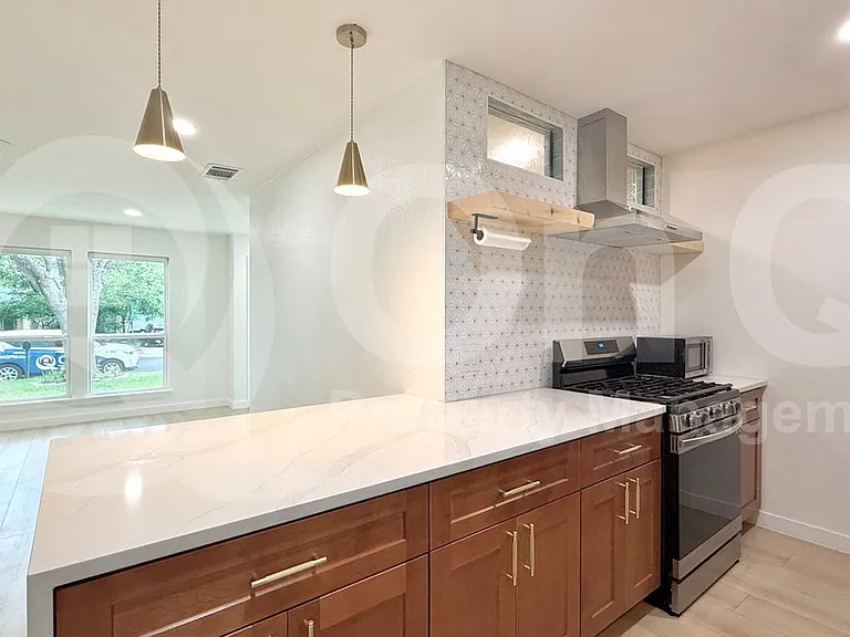 710 Wales Way — Photo 3