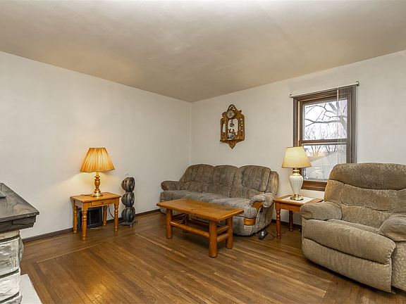 5th image of 1725 6th St