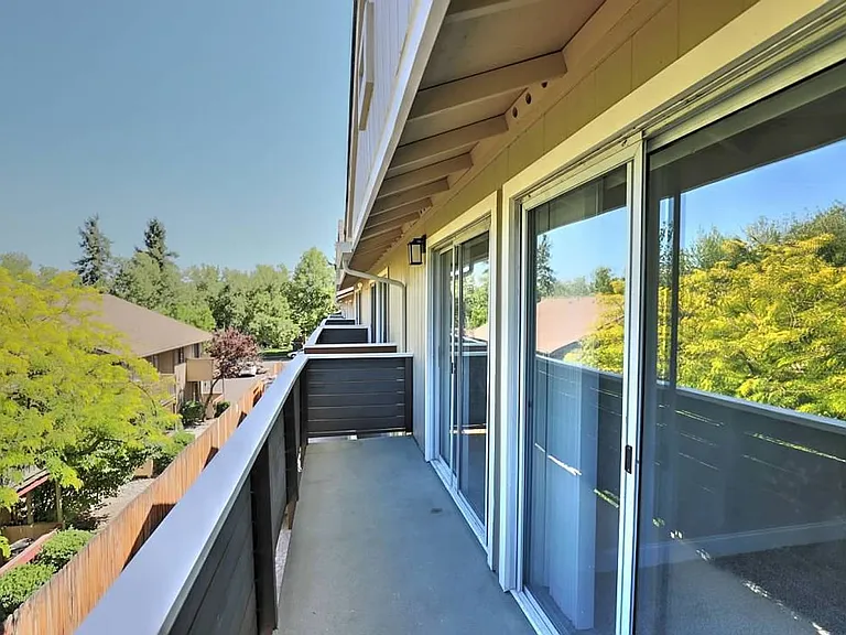 1175 Glenda Way — Photo 13