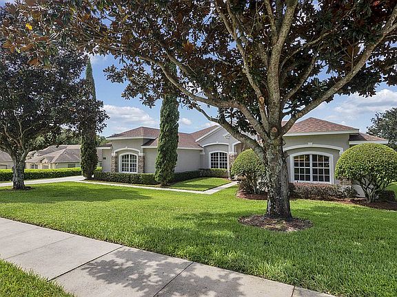 3rd image of 16807 Florence View Dr
