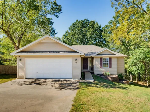 7 Witherby Ln, Bella Vista, AR 72714