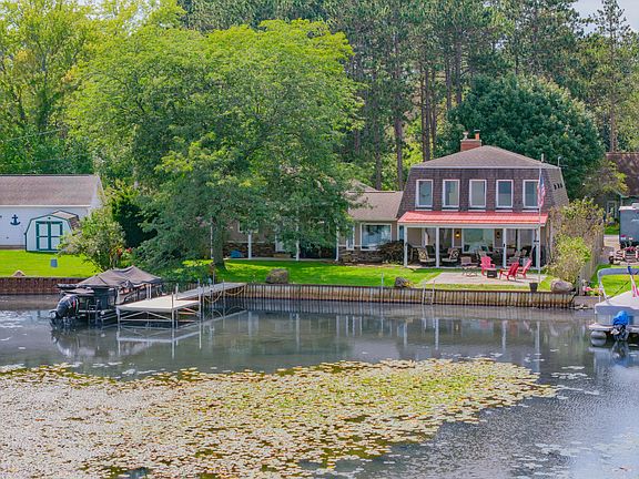 3rd image of 5065 Pine Dr