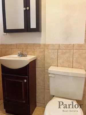 Rented by Parlor Real Estate Corp | media 19