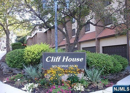 1st image of 300 Gorge Rd APT 6