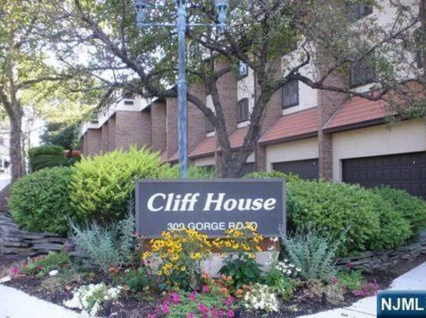 300 Gorge Rd APT 6, Cliffside Park, NJ 07010