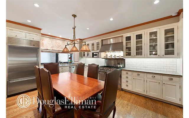 Sold by Douglas Elliman | media 19