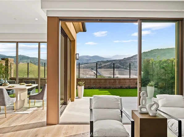 144 Tomahawk, Irvine, CA 92618