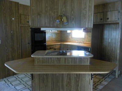 kitchen island w/ elec range