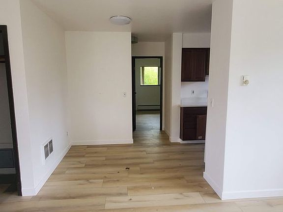 5th image of 1910 SE Stark St APT 10