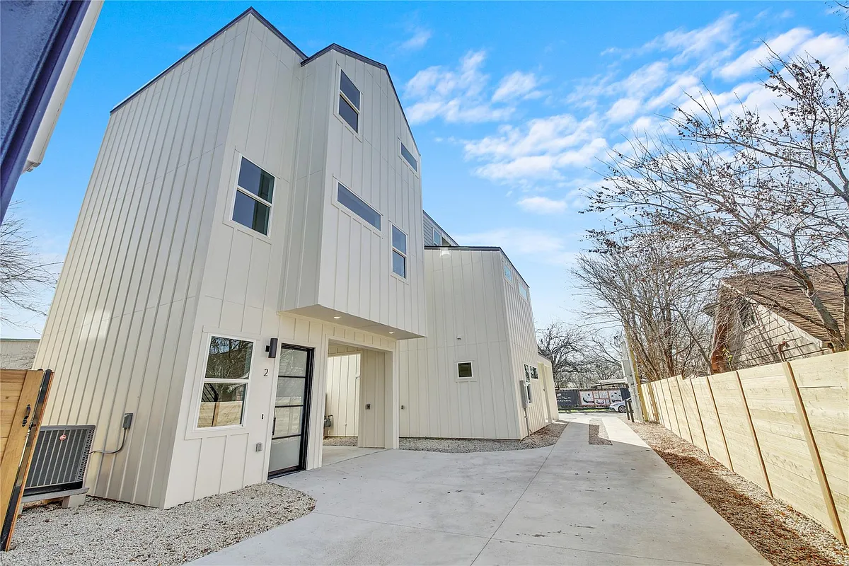 Building Photo - 6802 Montana St #2