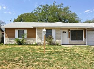 409 Freestone Dr, Euless, TX 76039