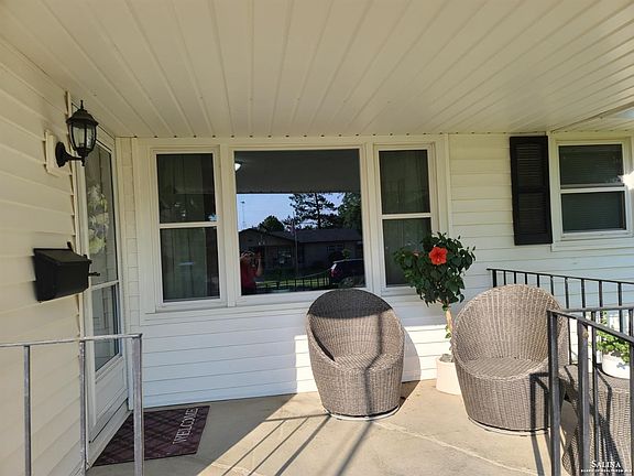 4th image of 2161 Nottingham Dr