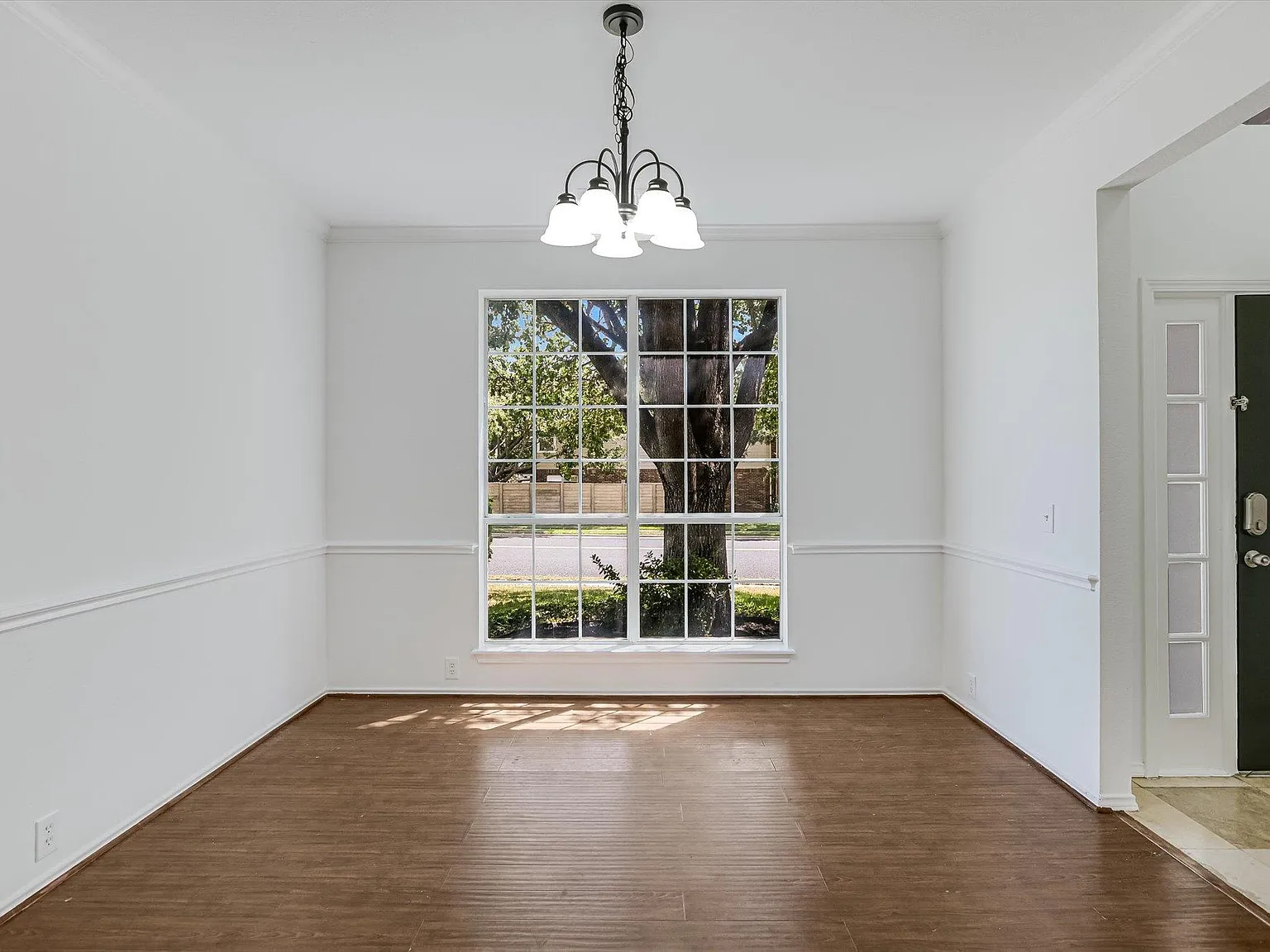 4 bed, 3.0 bath, 2876 sqft, $2,850 — Photo 3
