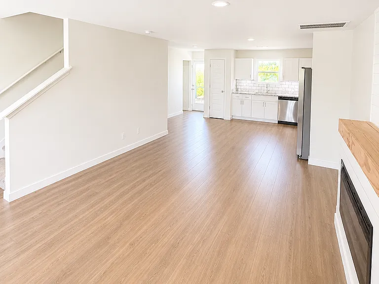 2210 Yearling Dr — Photo 3