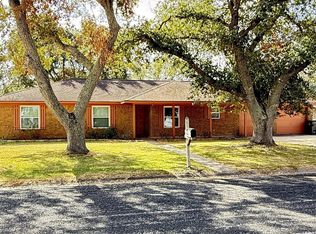 2205 James Ave, El Campo, TX 77437