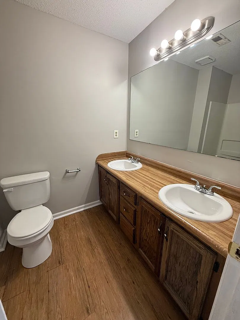1809 O'Rorke Ln SW — Photo 3