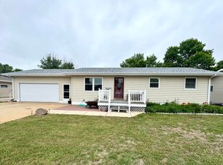 680 3rd Ave SW, Dickinson, ND 58601